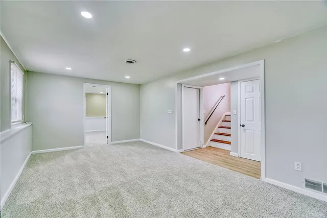 $189,900 | 140 North Drive, Greece, NY 14612