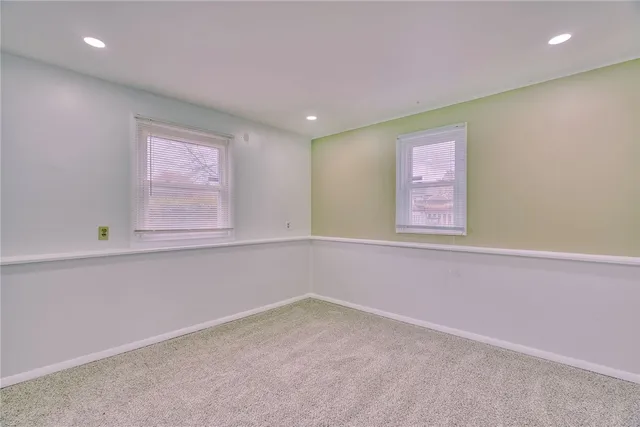 $189,900 | 140 North Drive, Greece, NY 14612