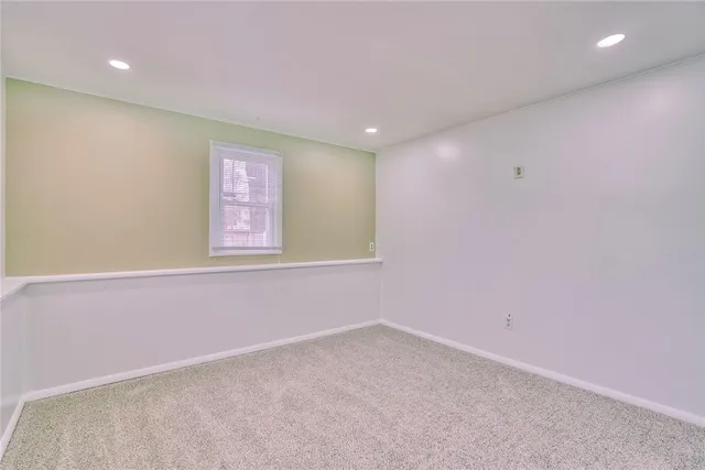 $189,900 | 140 North Drive, Greece, NY 14612