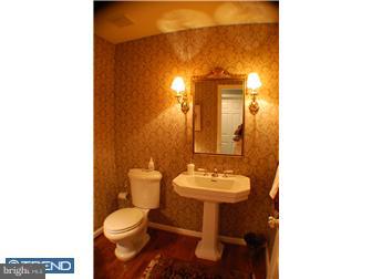 436 Inveraray Villanova, PA 19085 - Photo 8 of 11