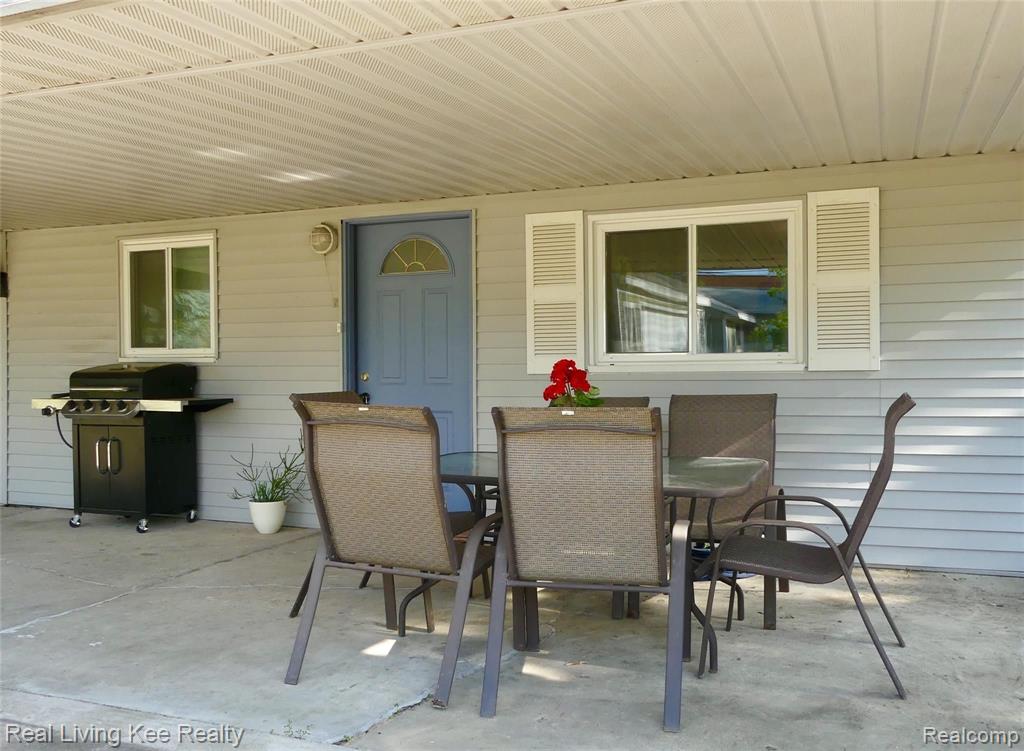2889 Alexander Street Rochester, MI 48309 - Photo 27 of 30