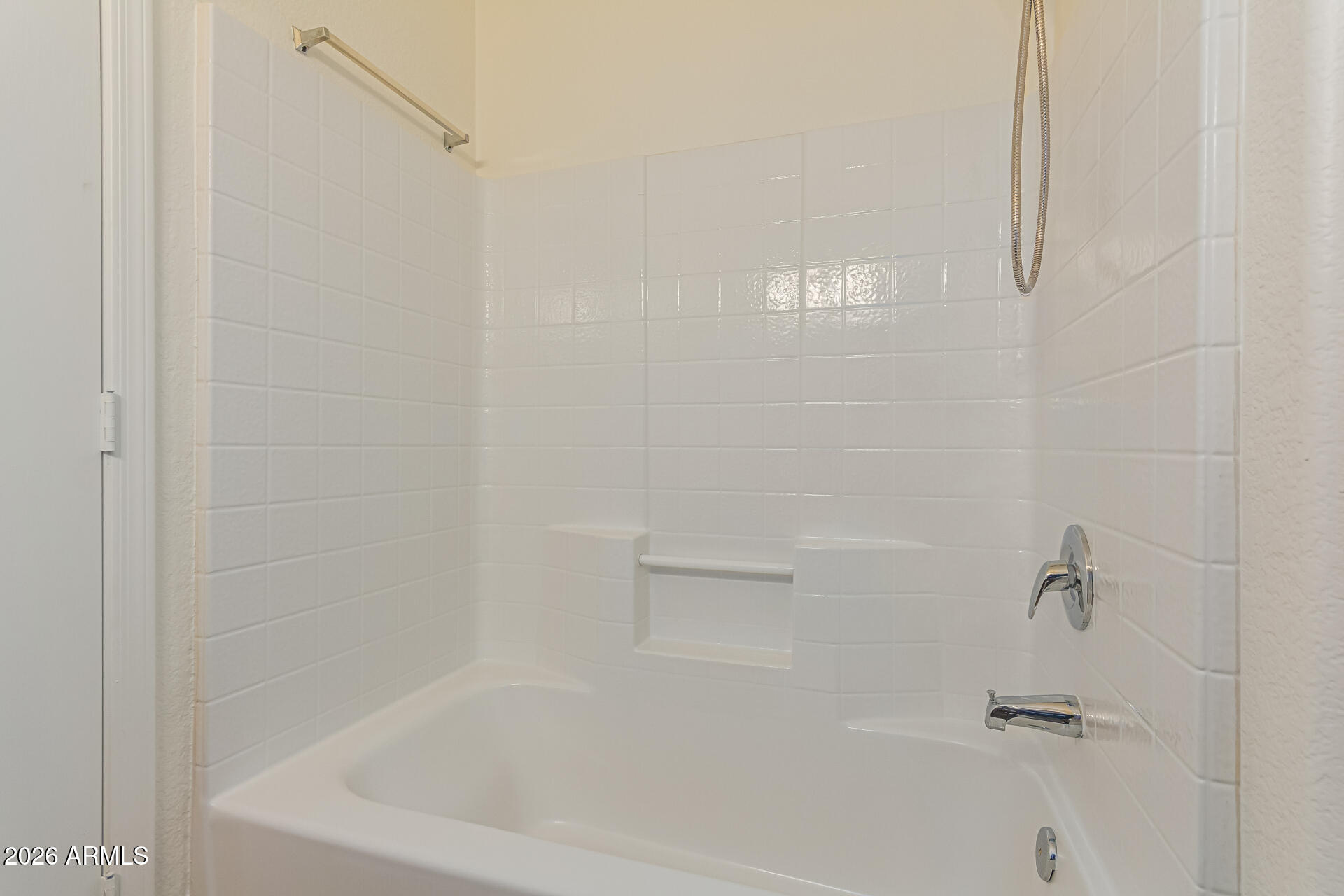 2101 South Meridian Road, Unit 428 Apache Junction, AZ 85120 - Photo 22 of 23 a bathroom with a bathtub