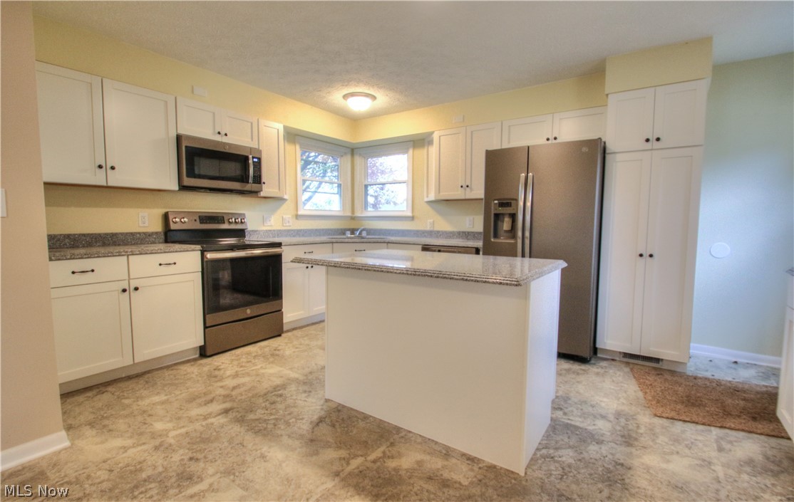 836 Orchard Road Willoughby, OH 44094 - Photo 7 of 35 Gallery Image 7