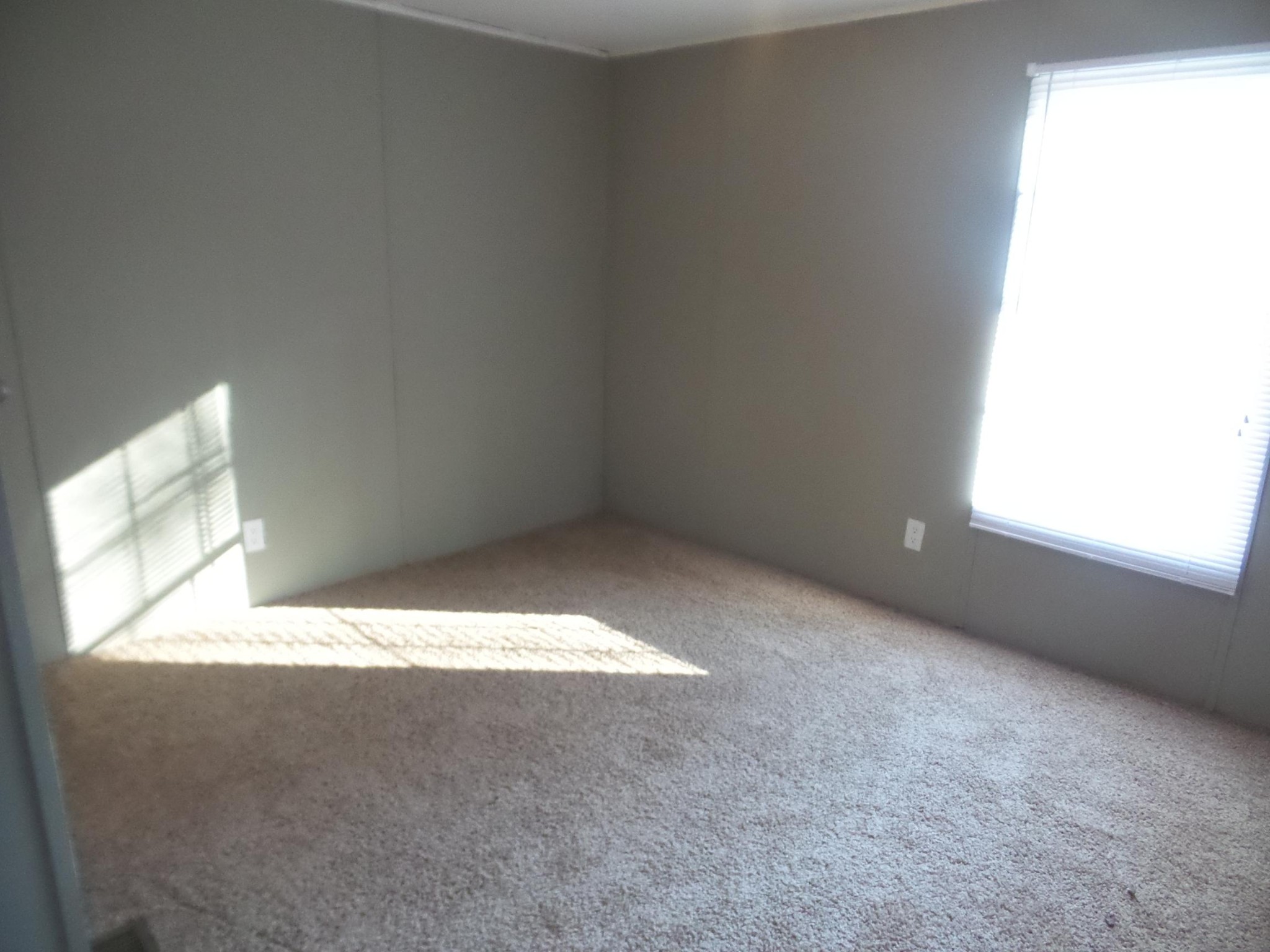 386 Ideal Valley Road Spring City, TN 37381 - Photo 10 of 12 a view of an empty room and window
