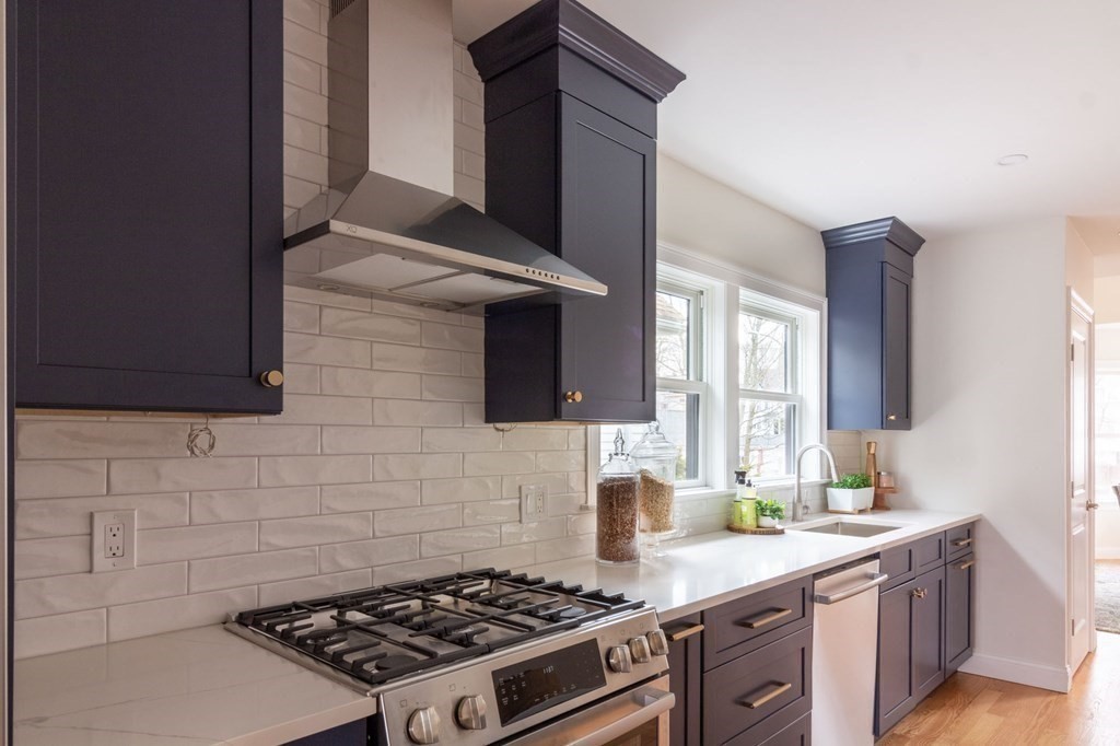 38 Murray Hill Road Boston, MA 02131 - Photo 5 of 22 Gallery Image 5