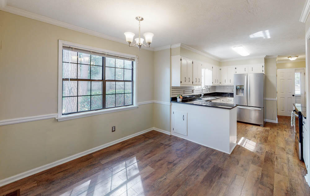 403 Windtree Court Martinez, GA 30907 - Photo 16 of 36 13 brkfst2 (1)