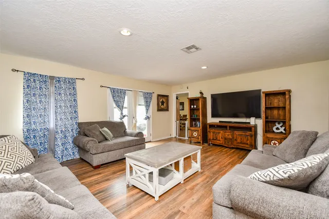 $200,000 | 726 Brookview Street, Channelview, TX 77530