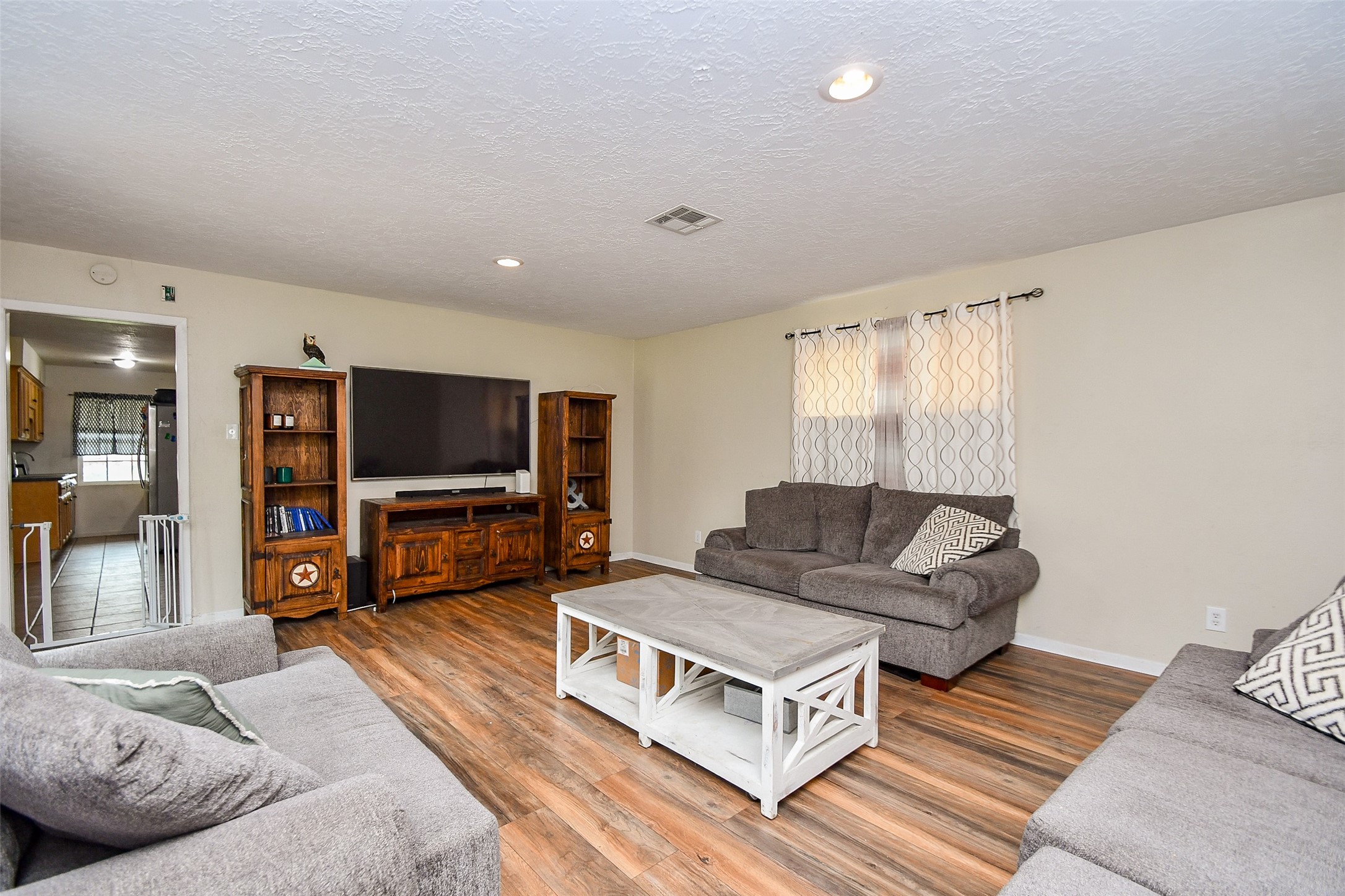 726 Brookview Street Channelview, TX 77530 - Photo 17 of 32