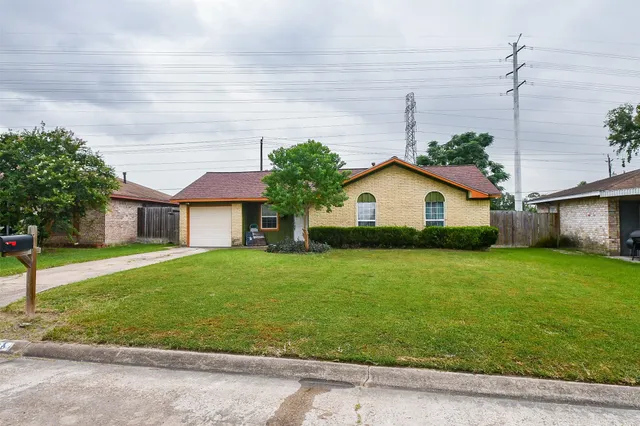 $200,000 | 726 Brookview Street, Channelview, TX 77530