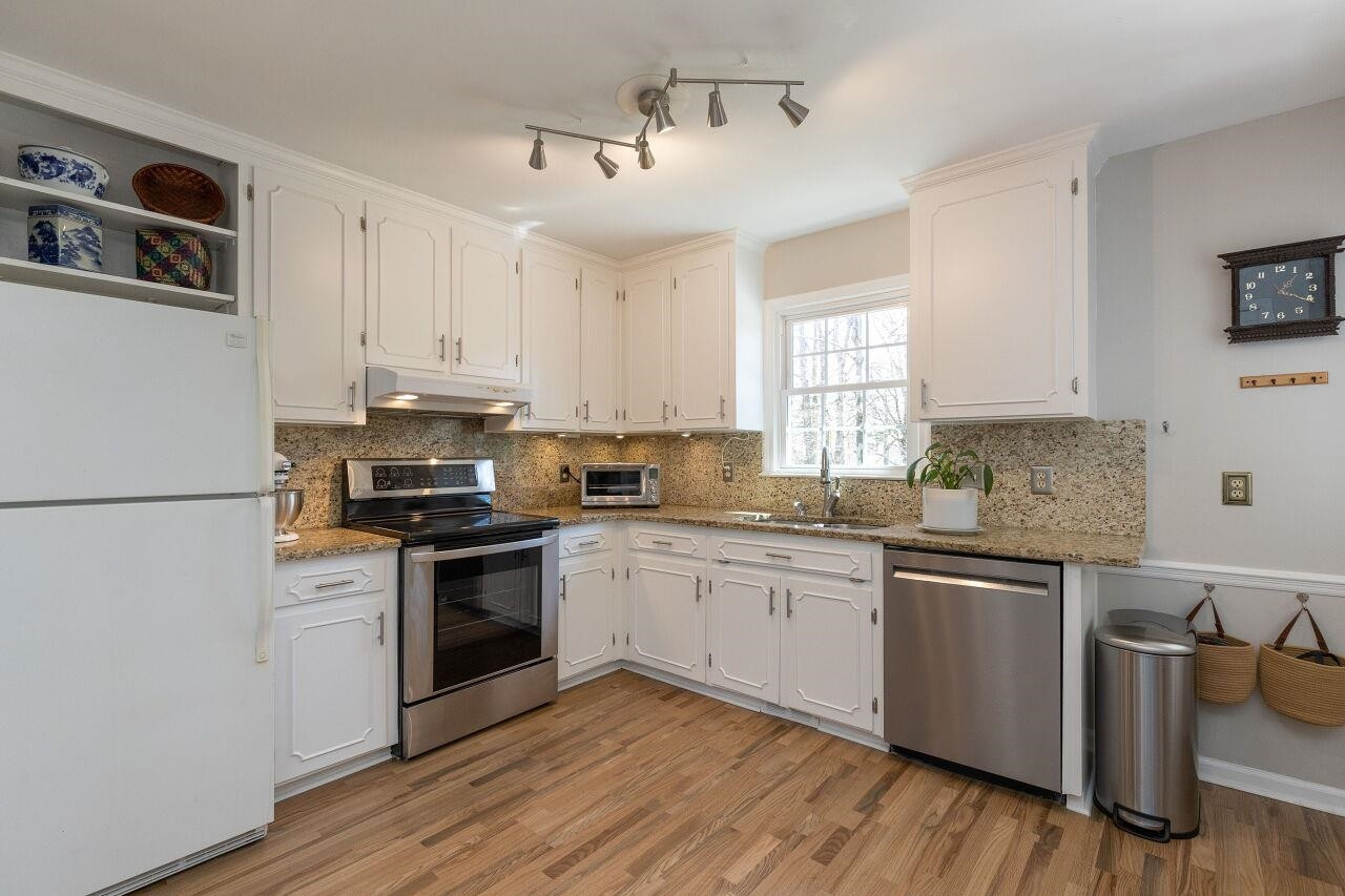 4017 Grimstead Lane Raleigh, NC 27613 - Photo 10 of 30 Photo 10