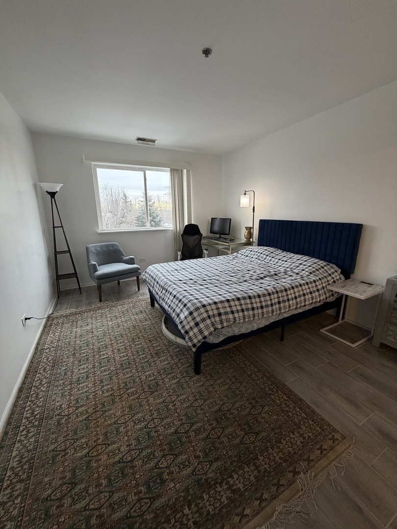 941 North Swift Road, Unit 302 Addison, IL 60101 - Photo 7 of 10