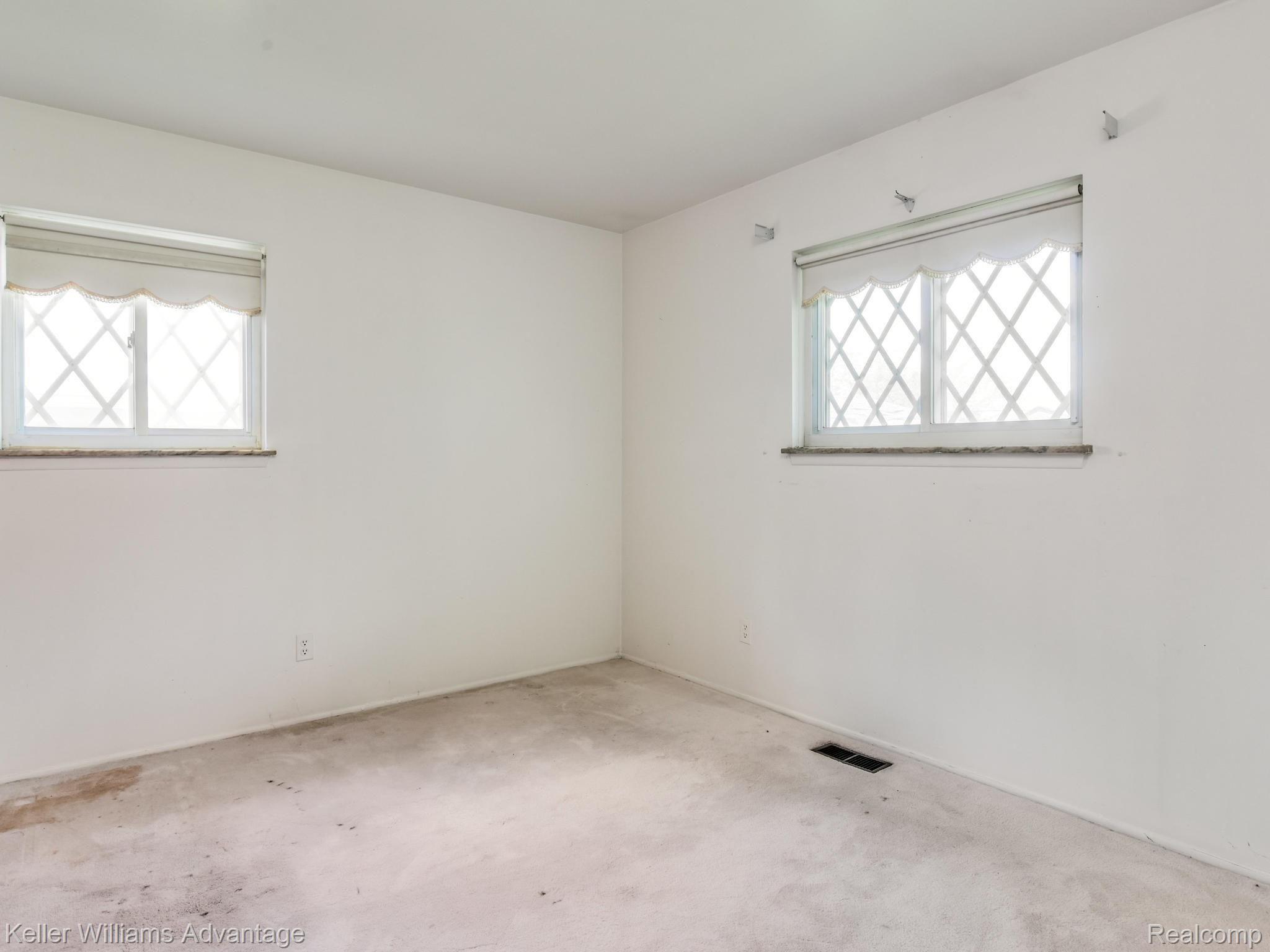 3671 Fox Street Inkster, MI 48141 - Photo 18 of 29 Second Bedroom