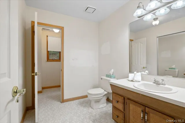 $699,990 | 281 Kohr Road, Kings Park, NY 11754