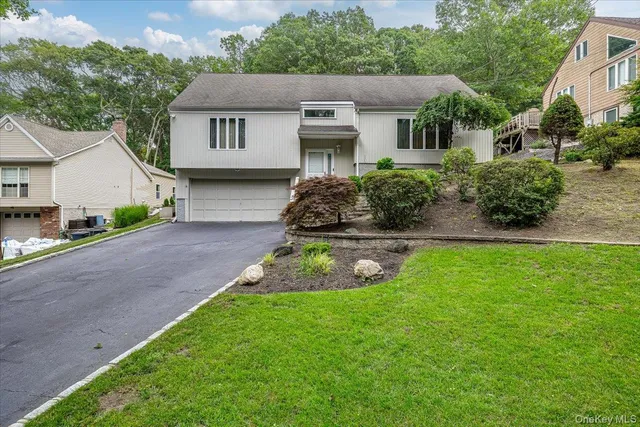 $699,990 | 281 Kohr Road, Kings Park, NY 11754