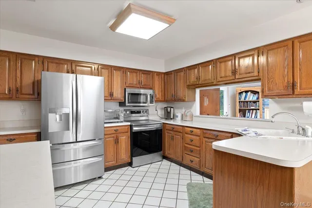 $699,990 | 281 Kohr Road, Kings Park, NY 11754