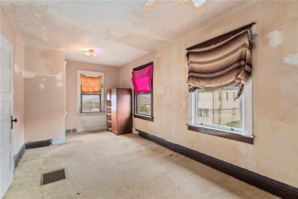214 Sarah Street McKees Rocks, PA 15136 - Photo 21 of 28 an entryway and a window in a room