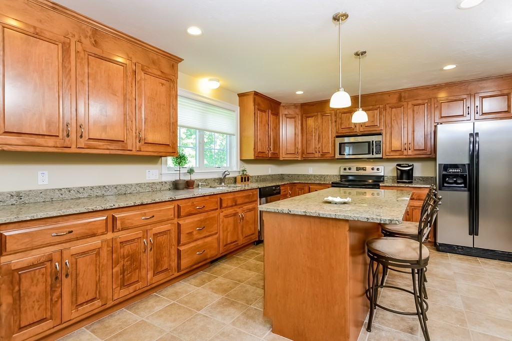 142 Brandywine Road Franklin, MA 02038 - Photo 7 of 29 Gallery Image 7