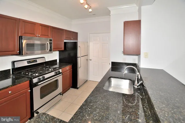 $1,995 | 508 Sunset View Terrace Southeast, Unit 205, Leesburg, VA 20175