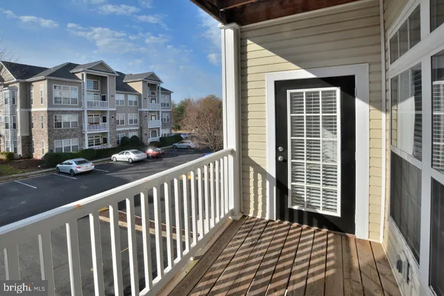$1,995 | 508 Sunset View Terrace Southeast, Unit 205, Leesburg, VA 20175