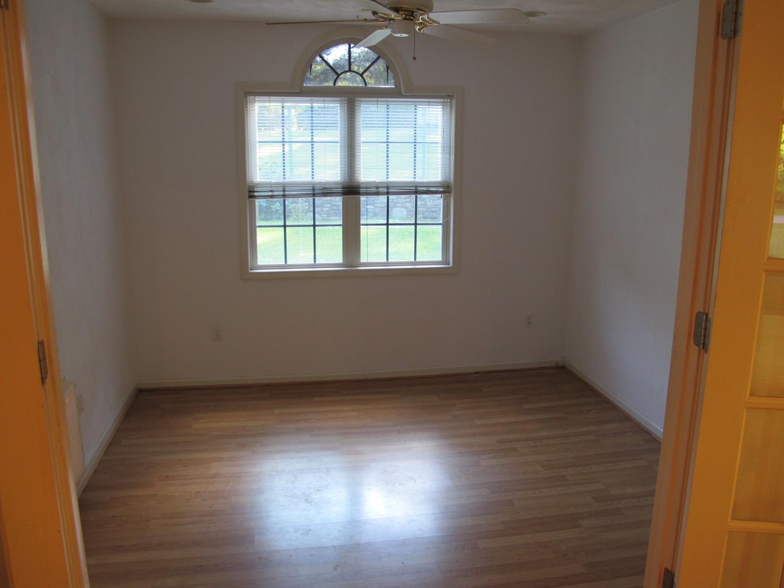 912 Paint Bank Road Salem, VA 24153 - Photo 9 of 33 IMG_3256