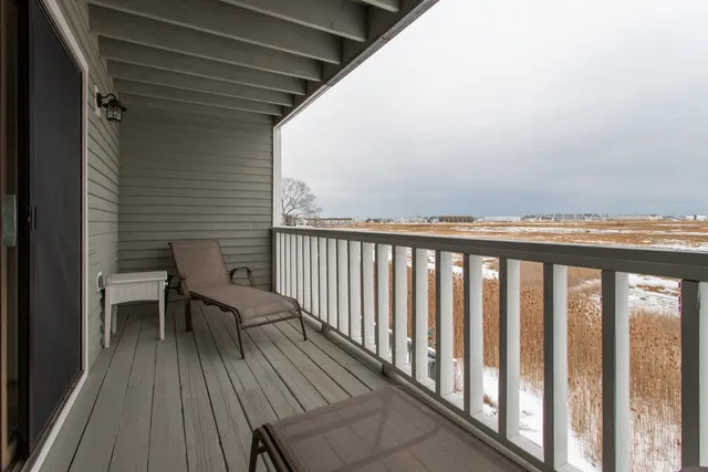 $3,200 | 483 Winnacunnet Road, Unit WEST SIDE, Hampton, NH 03842