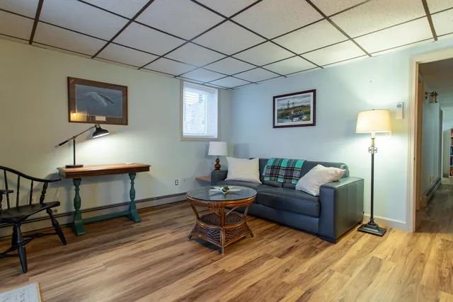 $3,200 | 483 Winnacunnet Road, Unit WEST SIDE, Hampton, NH 03842