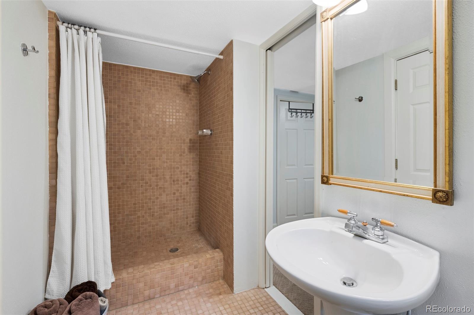 616 Monroe Street Denver, CO 80206 - Photo 32 of 40