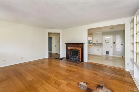 $899,000 | 25 Maple Avenue, Fairfax, CA 94930