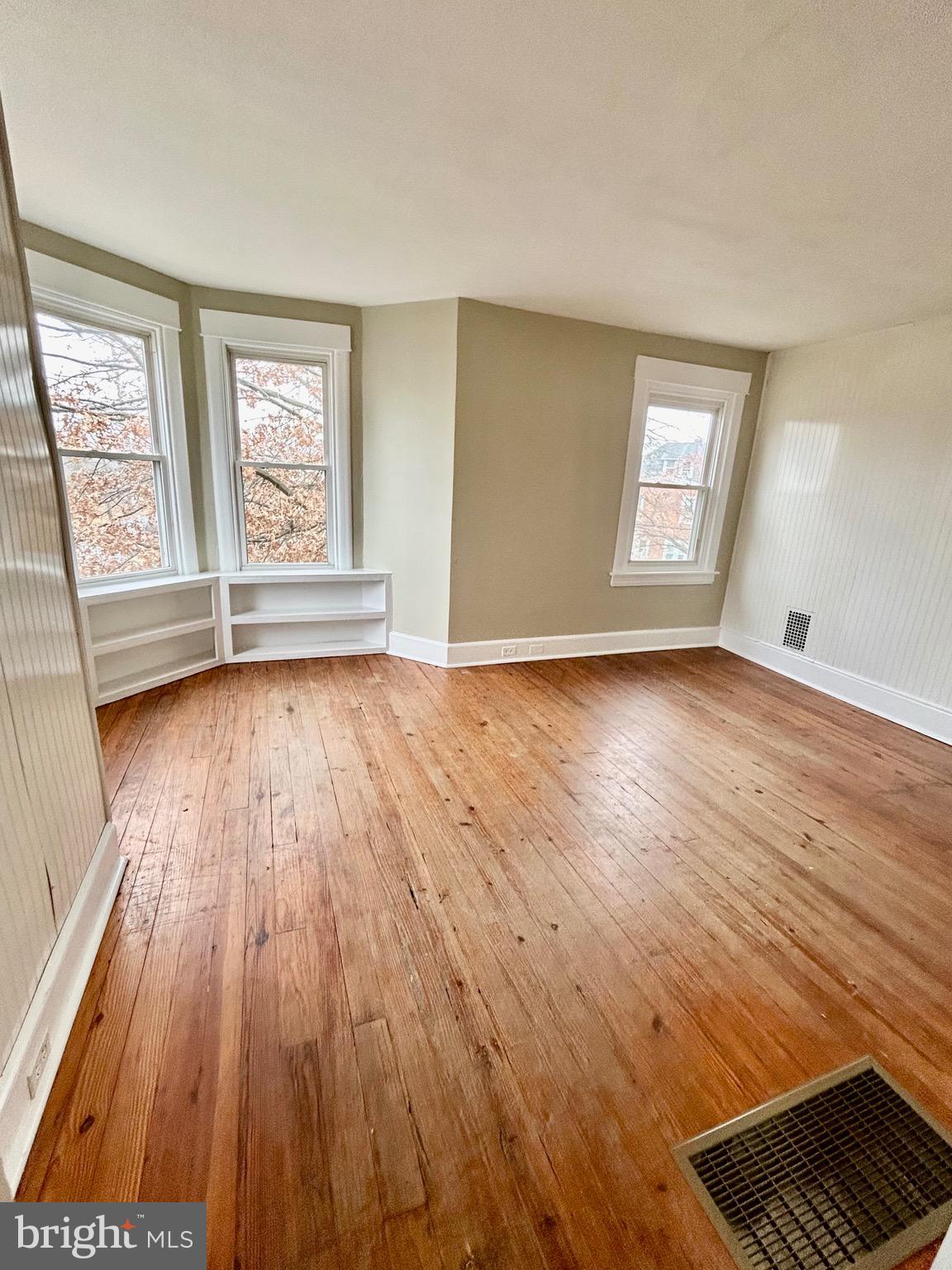 355 Nutt Road, Unit 2 Phoenixville, PA 19460 - Photo 6 of 9 Living room