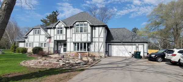 $778,900 | 10953 North Westview Lane, Mequon, WI 53092