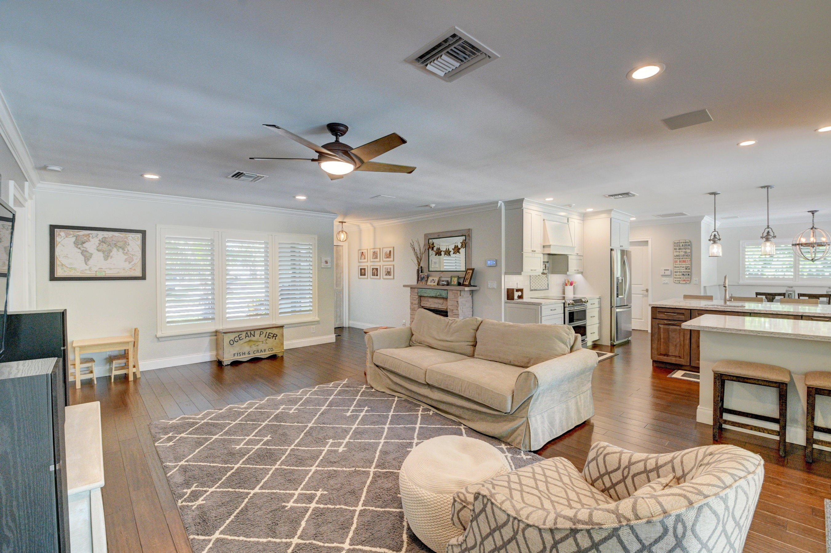 661 Apple Tree Lane Boca Raton, FL 33486 - Photo 8 of 52 Living Room