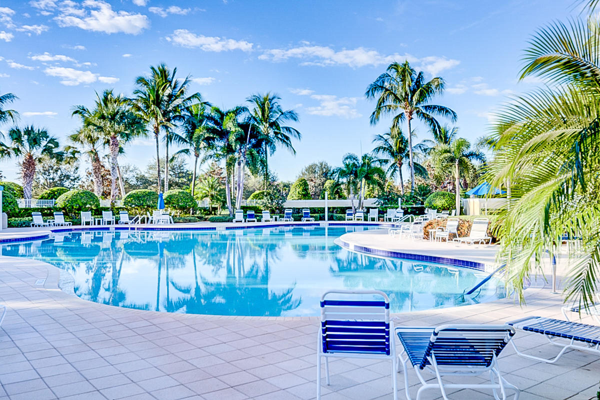 8385 Yorke Road Wellington, FL 33414 - Photo 25 of 44 Resort Pool
