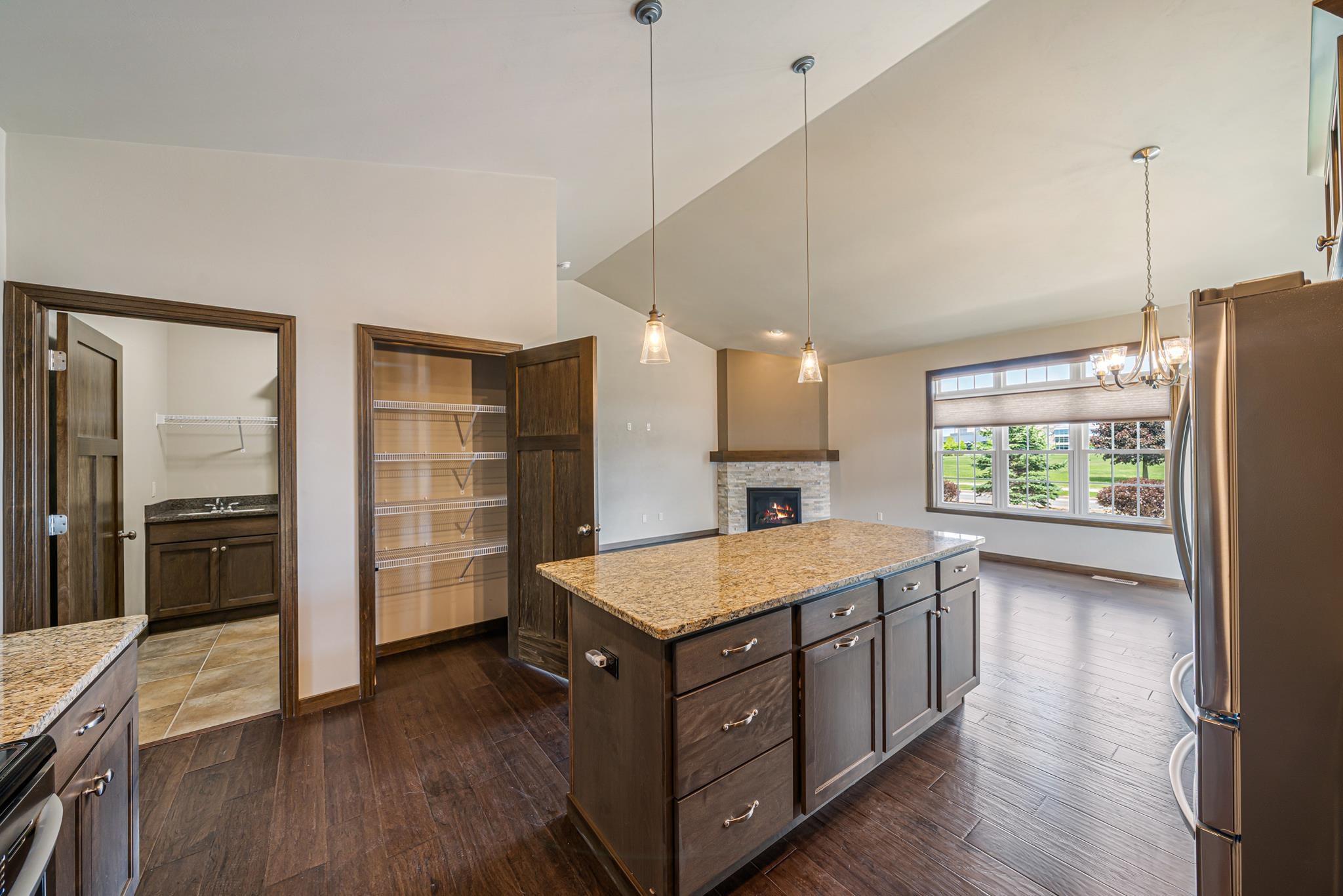 3758 North Wayside Lane Appleton, WI 54913 - Photo 9 of 40
