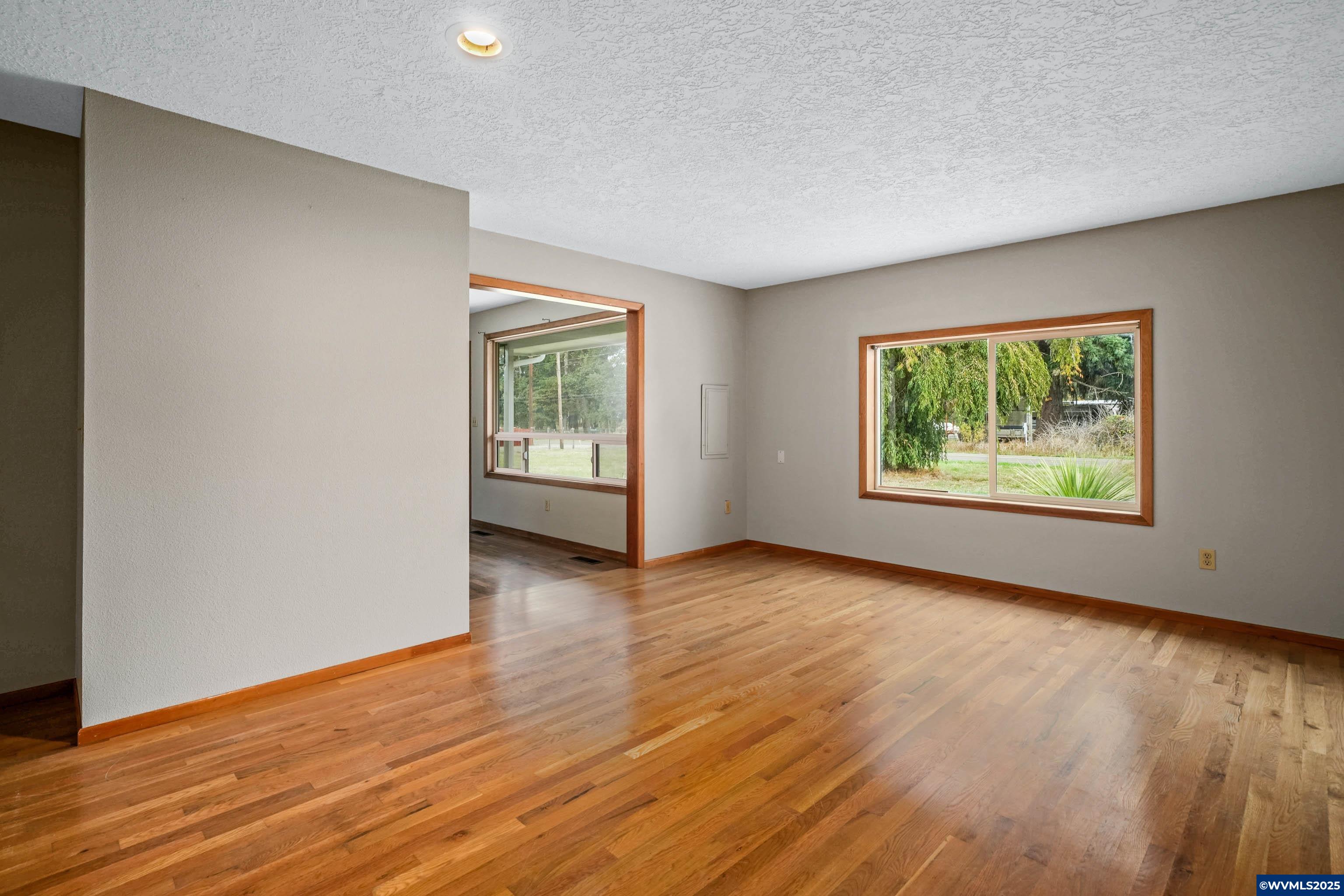 10343 Brick Road Southeast Turner, OR 97392 - Photo 11 of 43 Gallery Image 11