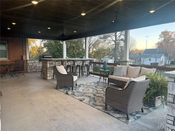 $399,900 | 401 East Sainte Marie Street, Perryville, MO 63775