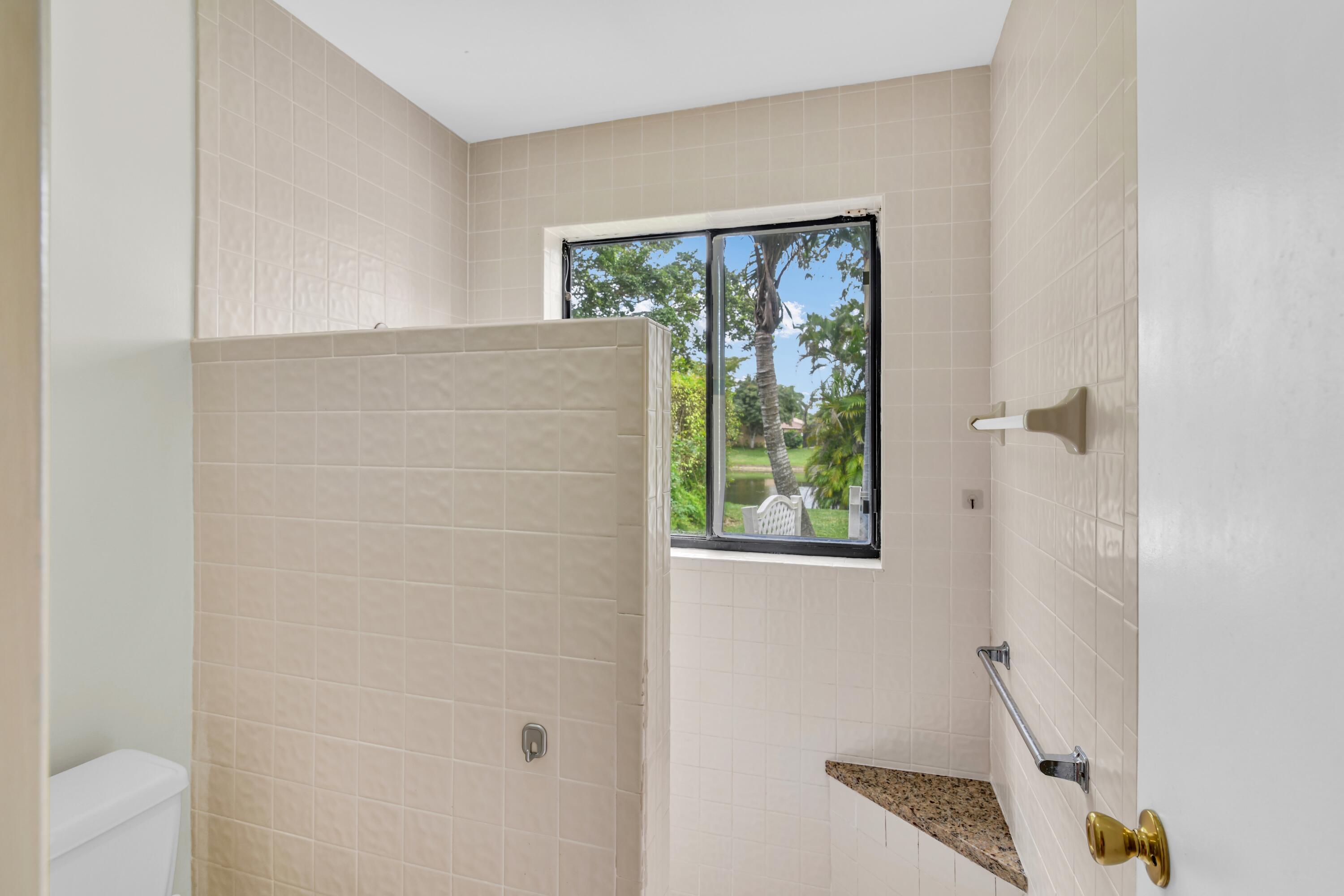 10090 Camelback Lane Boca Raton, FL 33498 - Photo 20 of 27 10090 Camelback Ln Boca Raton shower