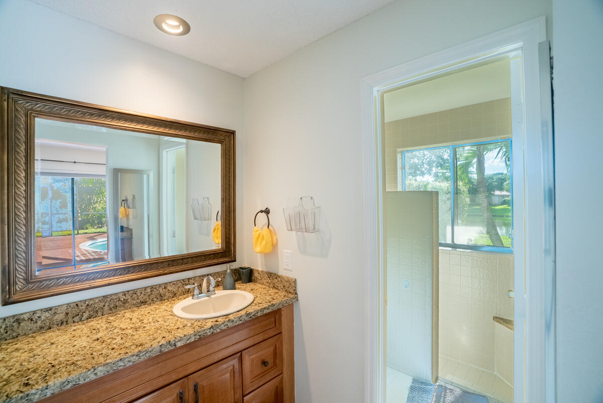 10090 Camelback Lane Boca Raton, FL 33498 - Photo 23 of 27 10090CamelBack-principal bath