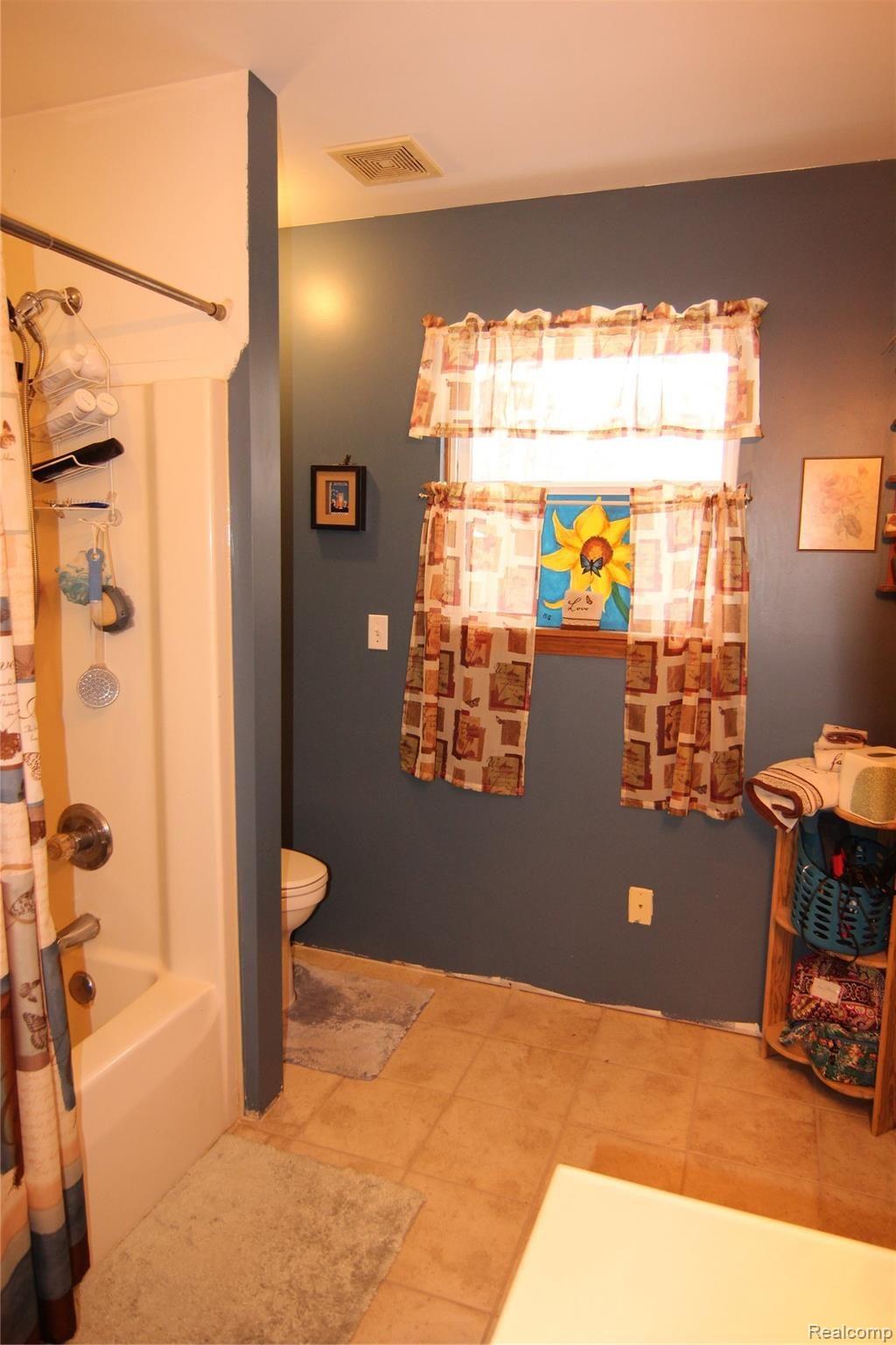 2982 Carpenter Road Lapeer, MI 48446 - Photo 27 of 40 IMG_2251.JPG