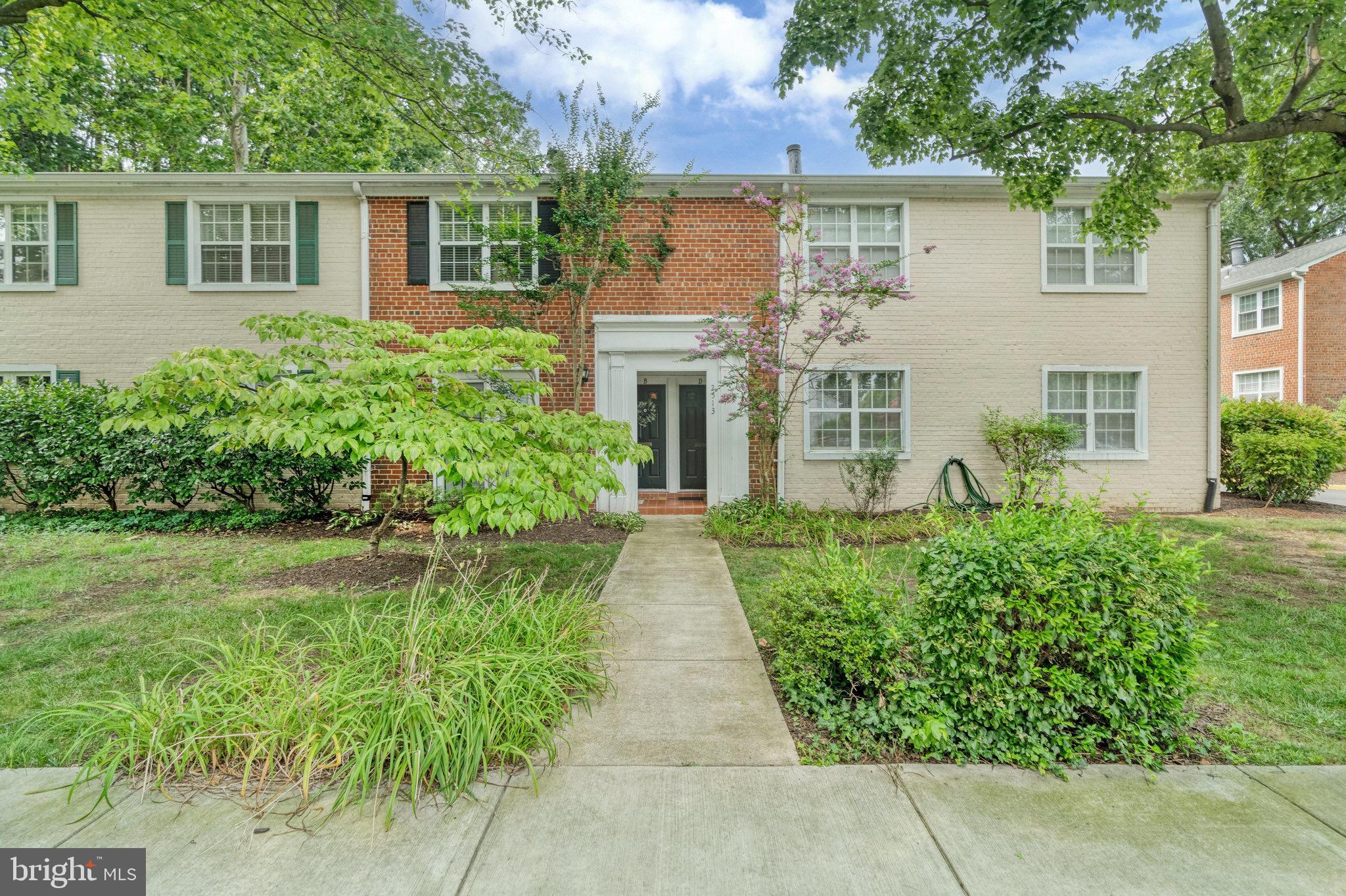 2513 South Walter Reed Drive, Unit B Arlington, VA 22206 - Photo 1 of 29