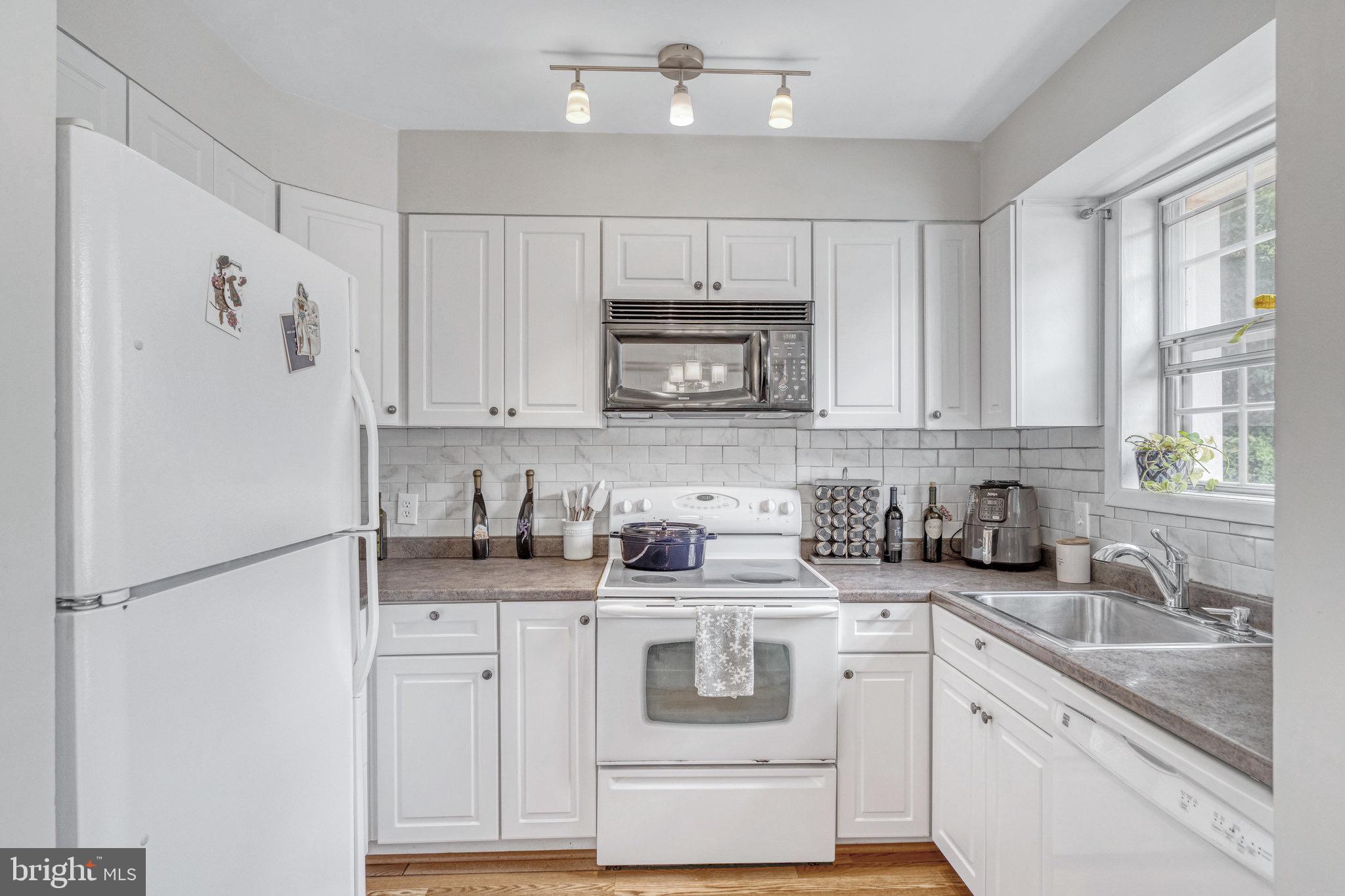 2513 South Walter Reed Drive, Unit B Arlington, VA 22206 - Photo 10 of 29