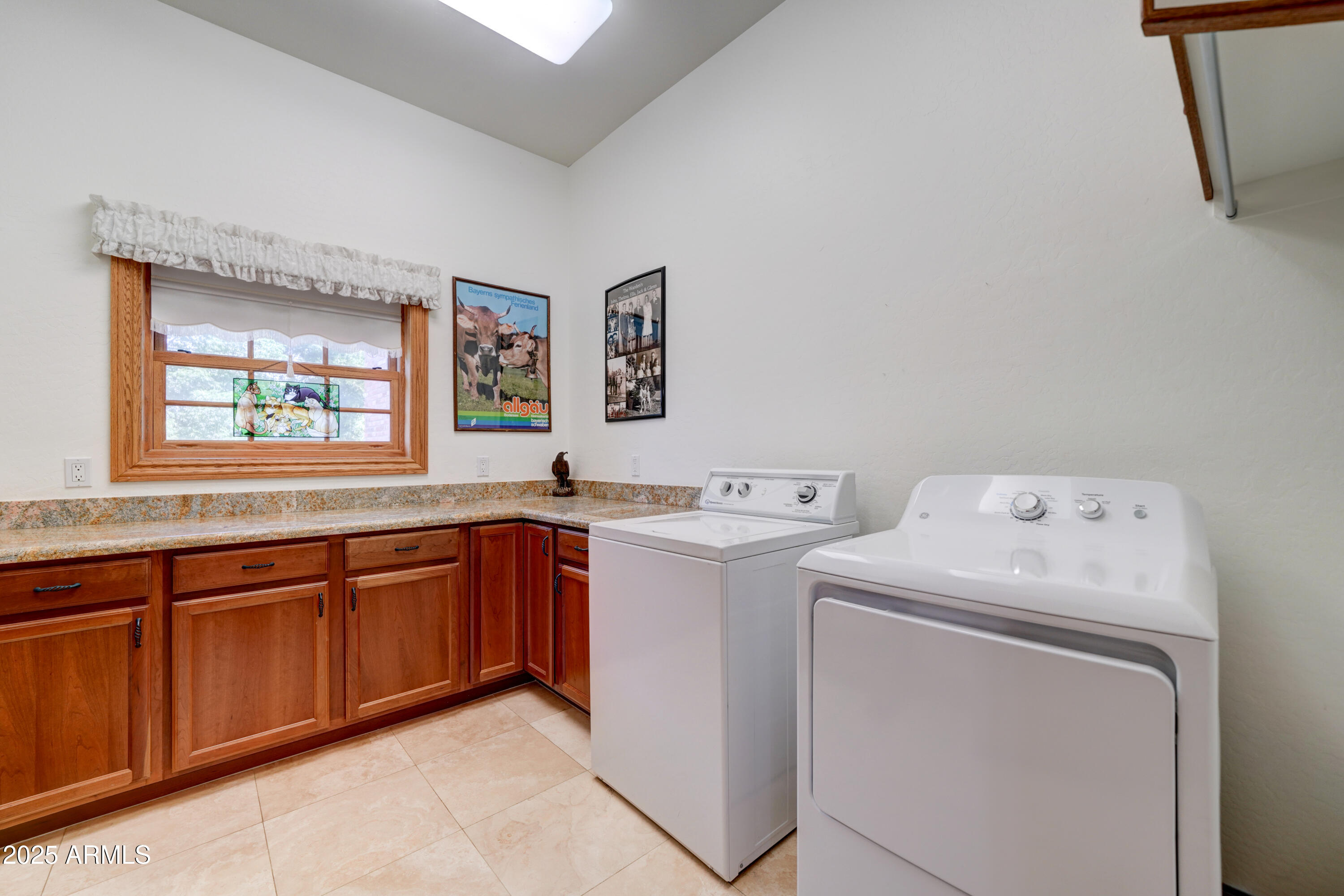 424 East Lehi Road, Unit 2 Mesa, AZ 85203 - Photo 28 of 39 a utility room with dryer and washer