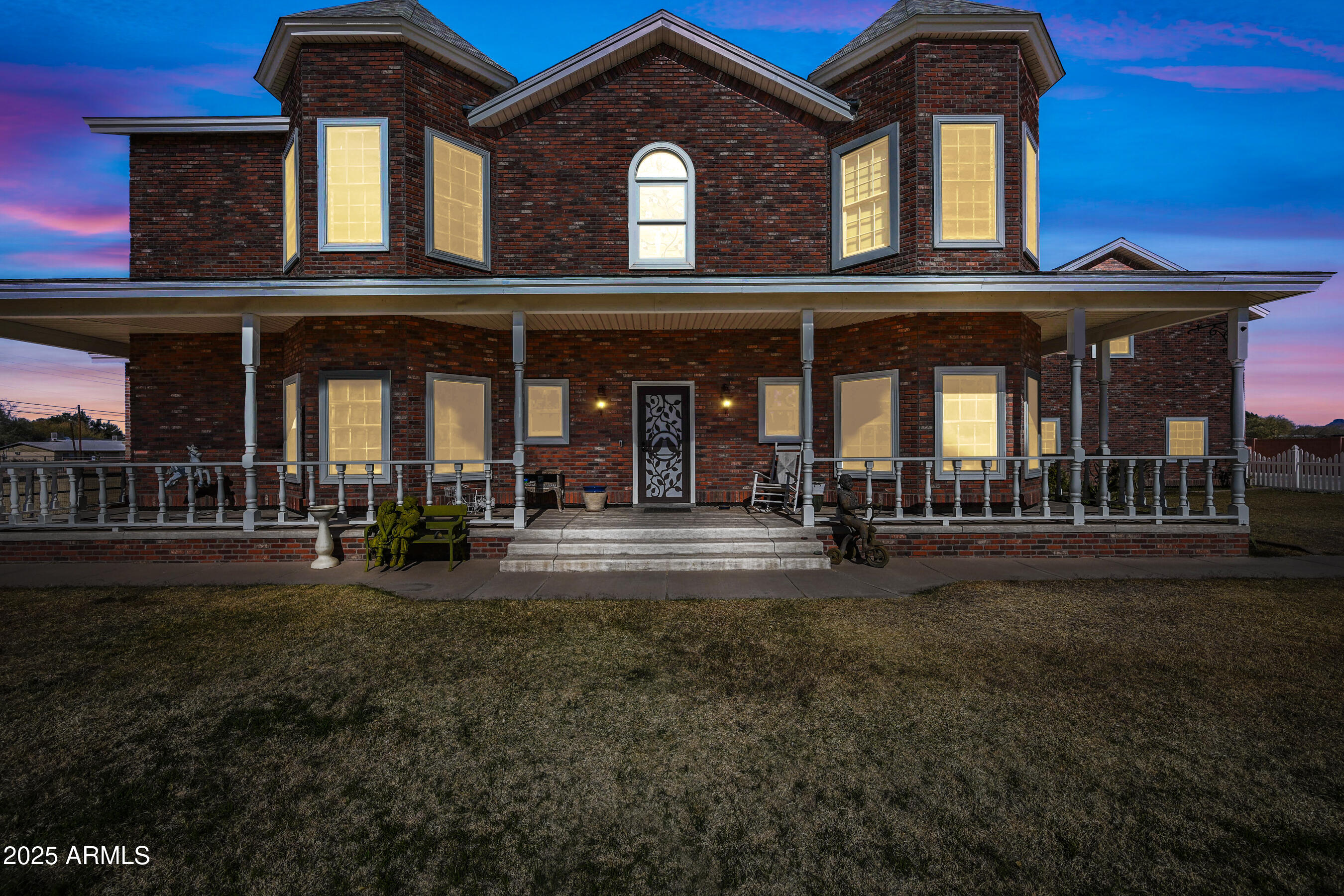 424 East Lehi Road, Unit 2 Mesa, AZ 85203 - Photo 37 of 39 a view of a building with a porch
