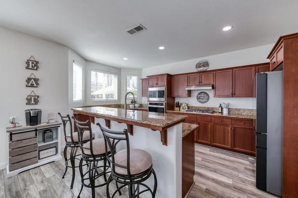 $579,900 | 6977 East Michigan Avenue, Fresno, CA 93727