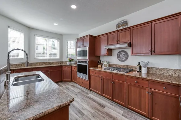 $579,900 | 6977 East Michigan Avenue, Fresno, CA 93727