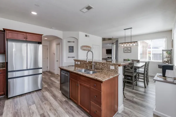 $579,900 | 6977 East Michigan Avenue, Fresno, CA 93727