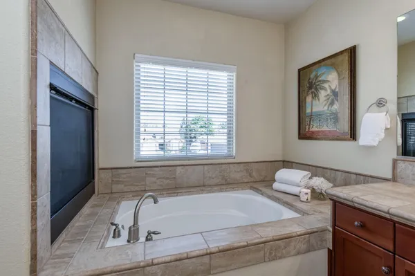 $579,900 | 6977 East Michigan Avenue, Fresno, CA 93727