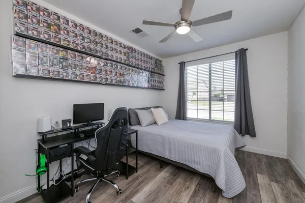 $579,900 | 6977 East Michigan Avenue, Fresno, CA 93727