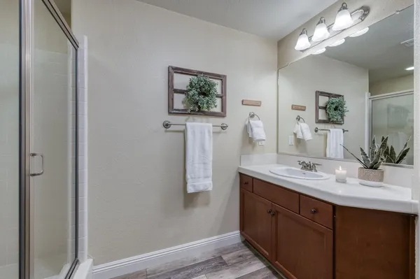 $579,900 | 6977 East Michigan Avenue, Fresno, CA 93727