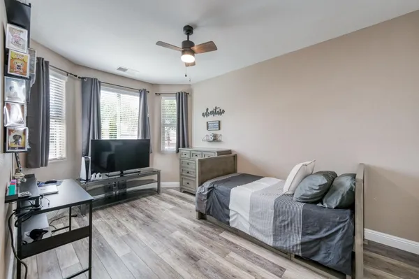 $579,900 | 6977 East Michigan Avenue, Fresno, CA 93727