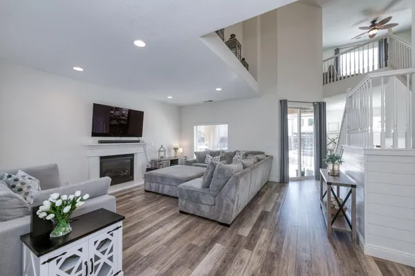 $579,900 | 6977 East Michigan Avenue, Fresno, CA 93727